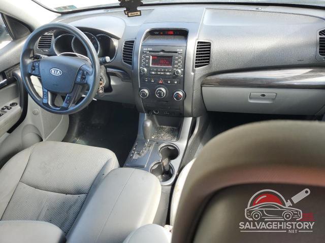 5XYKTDA2XBG047802 2011 KIA SORENTO photo no. 8