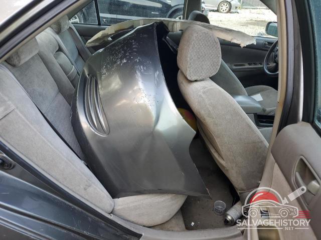 4T1BE32K72U532671 2002 TOYOTA CAMRY photo no. 10