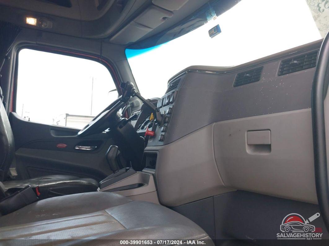 1XPBD49X6HD433880 2017 PETERBILT 579 photo no. 7