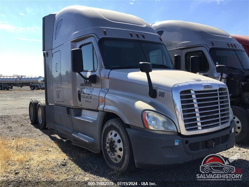 3AKJGLDR7HSHF0852 2017 FREIGHTLINER CASCADIA 125 photo no. 4