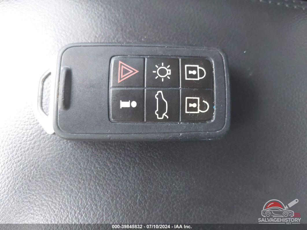 YV1612FS8D1204440 2013 VOLVO S60 photo no. 11