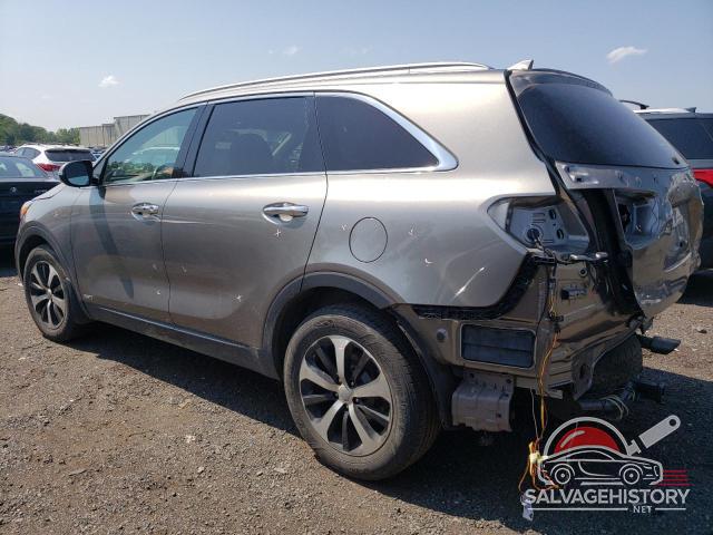 5XYPHDA1XJG360703 2018 KIA SORENTO photo no. 2
