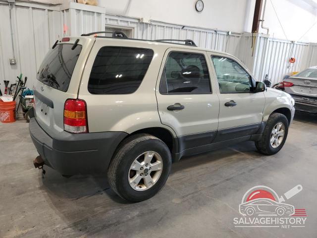 1FMYU93105DA22351 2005 FORD ESCAPE photo no. 3