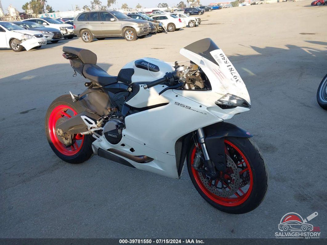 ZDM14B1W4HB005732 2017 DUCATI SUPERBIKE photo no. 1