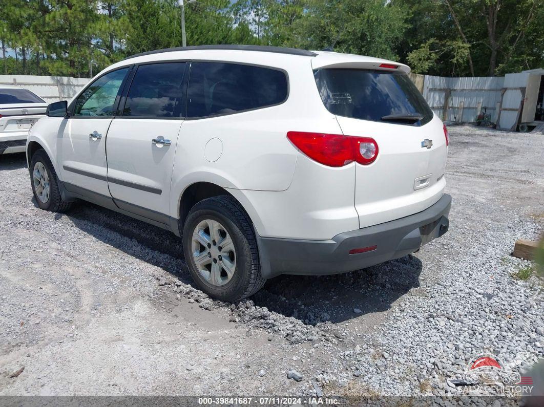 1GNKRFED6BJ415566 2011 CHEVROLET TRAVERSE photo no. 3