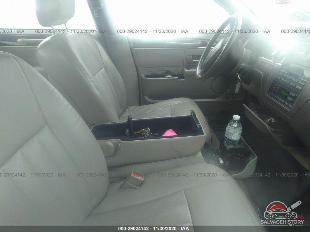 1LNHM81W54Y627093 2004 LINCOLN TOWN CAR photo no. 5