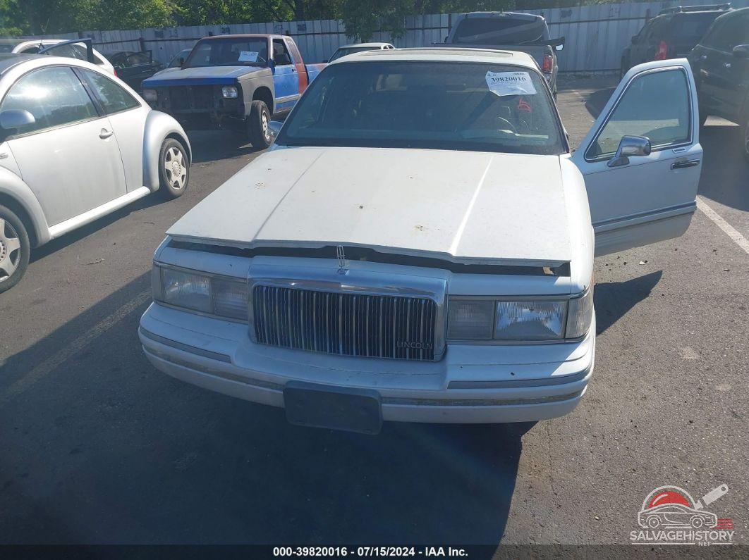 1LNLM83W7RY682059 1994 LINCOLN TOWN CAR photo no. 6