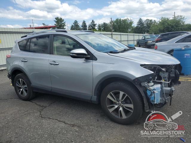JTMRFREVXJJ220465 2018 TOYOTA RAV4 photo no. 4