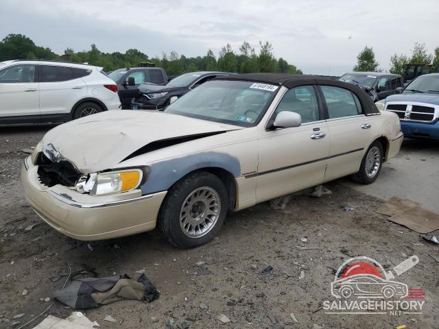 1LNHM83W8YY800964 2000 LINCOLN TOWNCAR photo no. 5