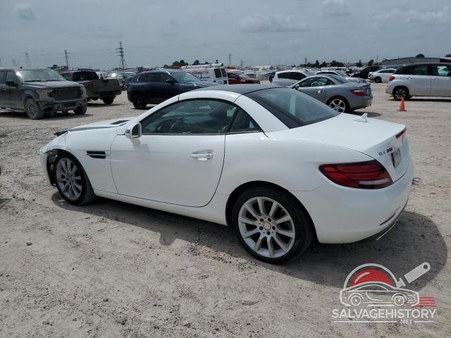 WDDPK3JA4HF131075 2017 MERCEDES-BENZ SLC-CLASS photo no. 2