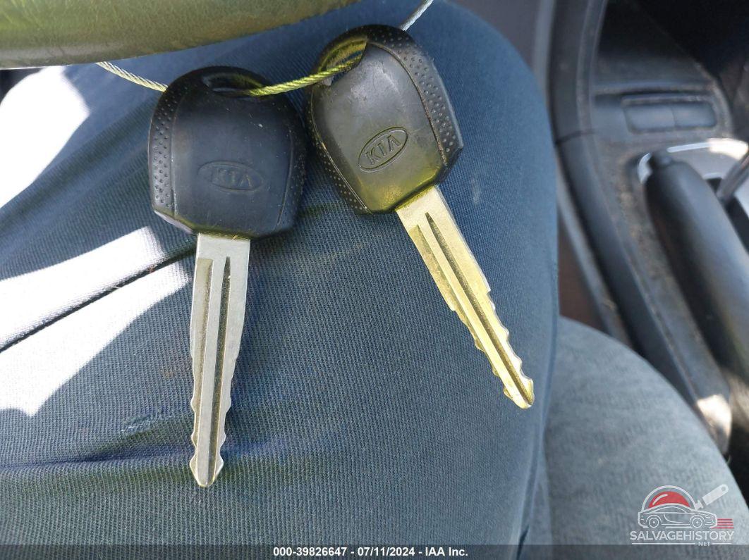 KNAGD126355398032 2005 KIA OPTIMA photo no. 11