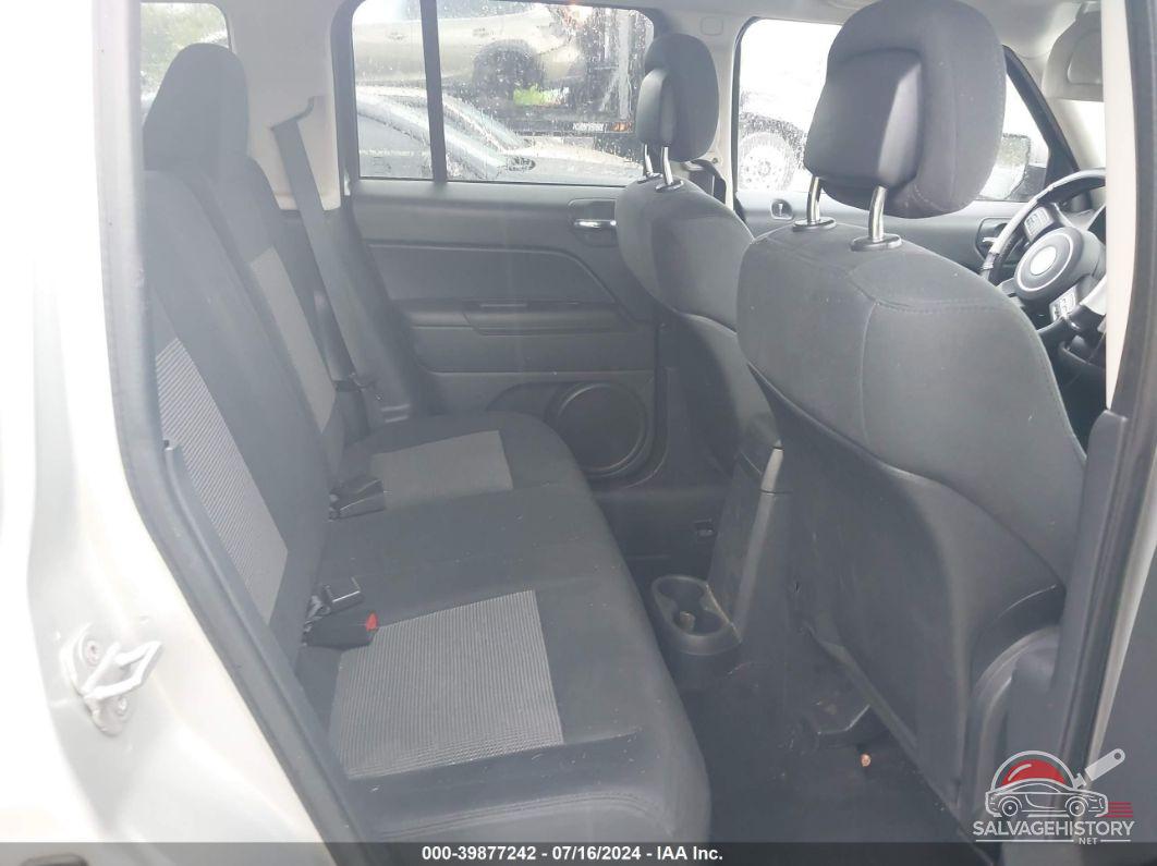 1J4NF1GB2BD303014 2011 JEEP PATRIOT photo no. 8