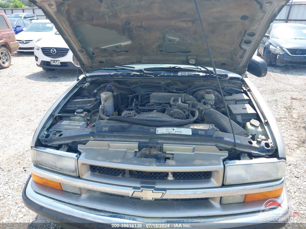 1GNDT13W2XK195765 1999 CHEVROLET BLAZER photo no. 10