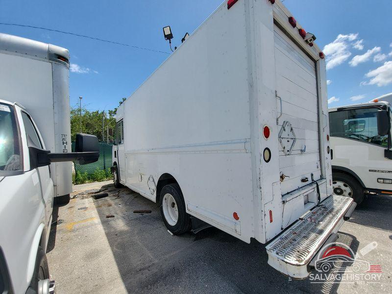 4UZAANBW46CW06906 2006 FREIGHTLINER CHASSIS photo no. 7