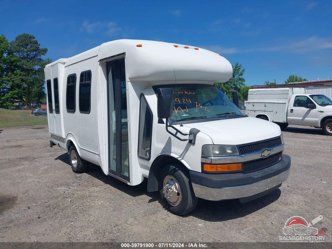 1GB3G2BG3B1178940 2011 CHEVROLET EXPRESS CUTAWAY photo no. 1