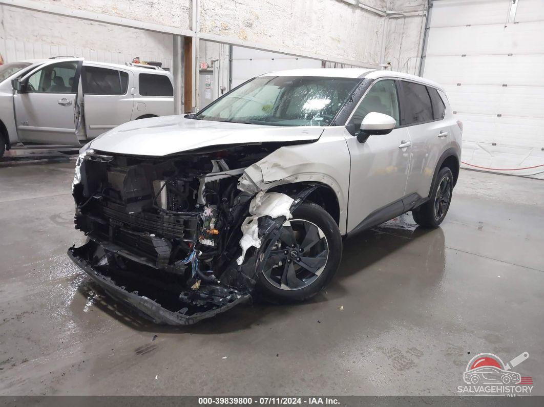 5N1BT3BB0RC701905 2024 NISSAN ROGUE photo no. 2