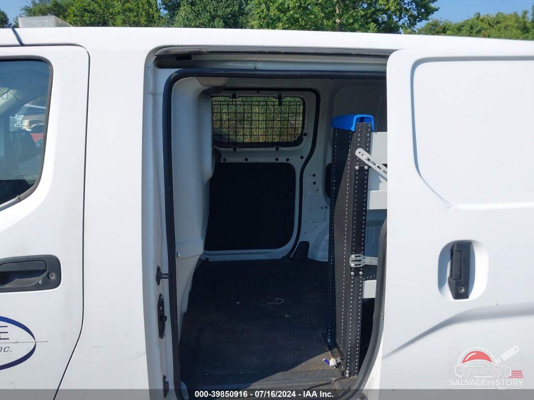 3N63M0YN9HK695002 2017 CHEVROLET CITY EXPRESS photo no. 8