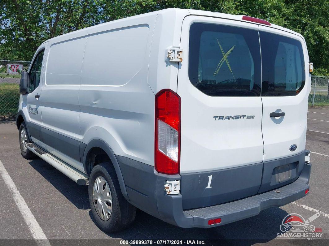 1FTNR1ZM3FKA76736 2015 FORD TRANSIT-250 photo no. 3