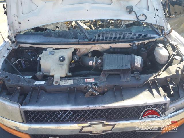 1GBFG15XX31232934 2003 CHEVROLET EXPRESS photo no. 12