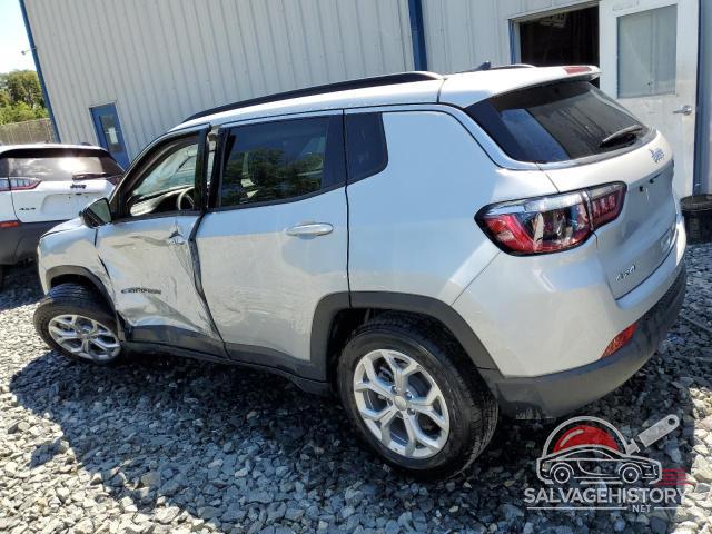 3C4NJDBN9RT133200 2024 JEEP COMPASS photo no. 2