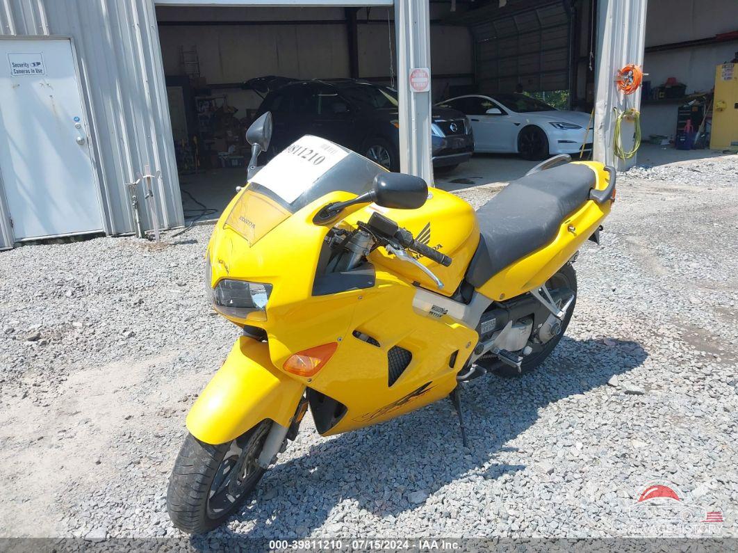 JH2RC4612YM200217 2000 HONDA VFR800 photo no. 2