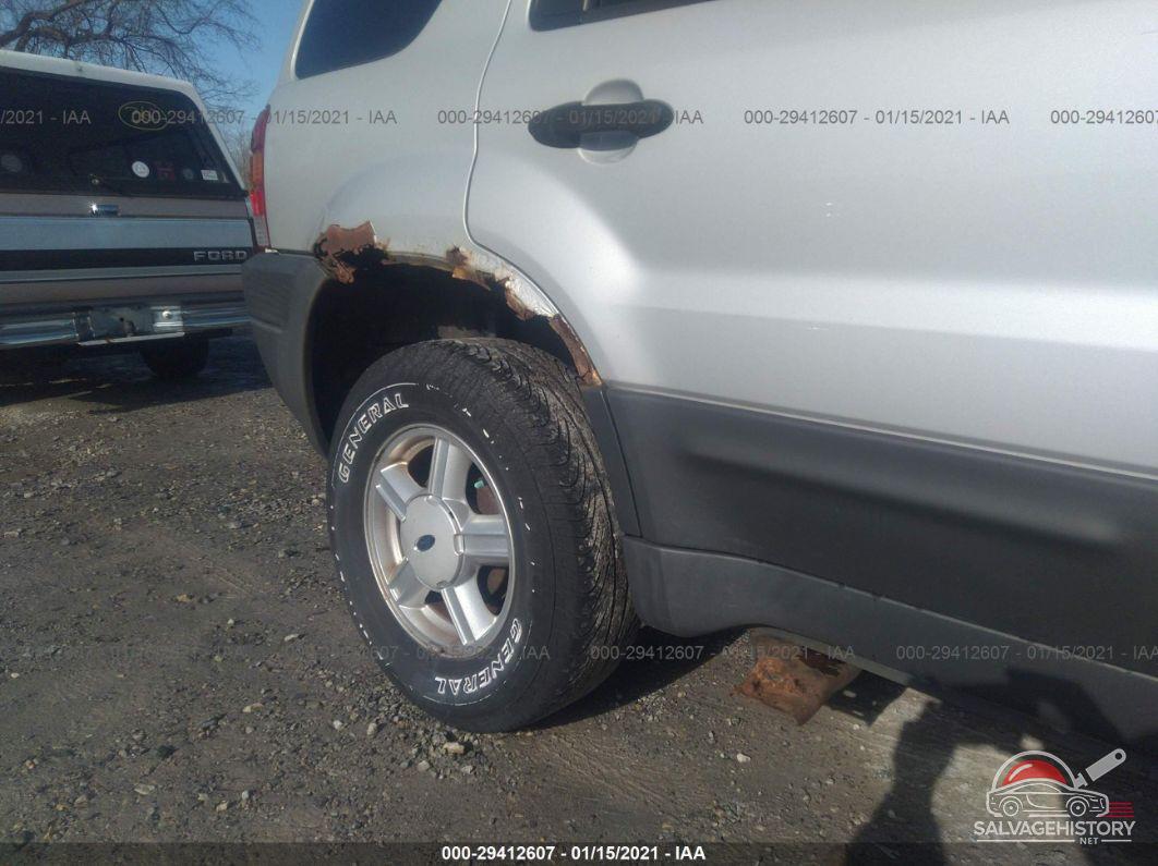 1FMYU03122KD84183 2002 FORD ESCAPE photo no. 6