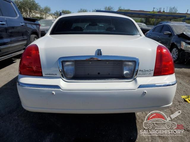 1LNHM81WX4Y677231 2004 LINCOLN TOWNCAR photo no. 6