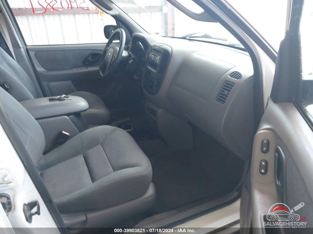 1FMYU031X2KD34390 2002 FORD ESCAPE photo no. 5