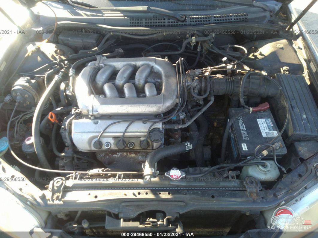 1HGCG1654XA028083 1999 HONDA ACCORD SDN photo no. 10