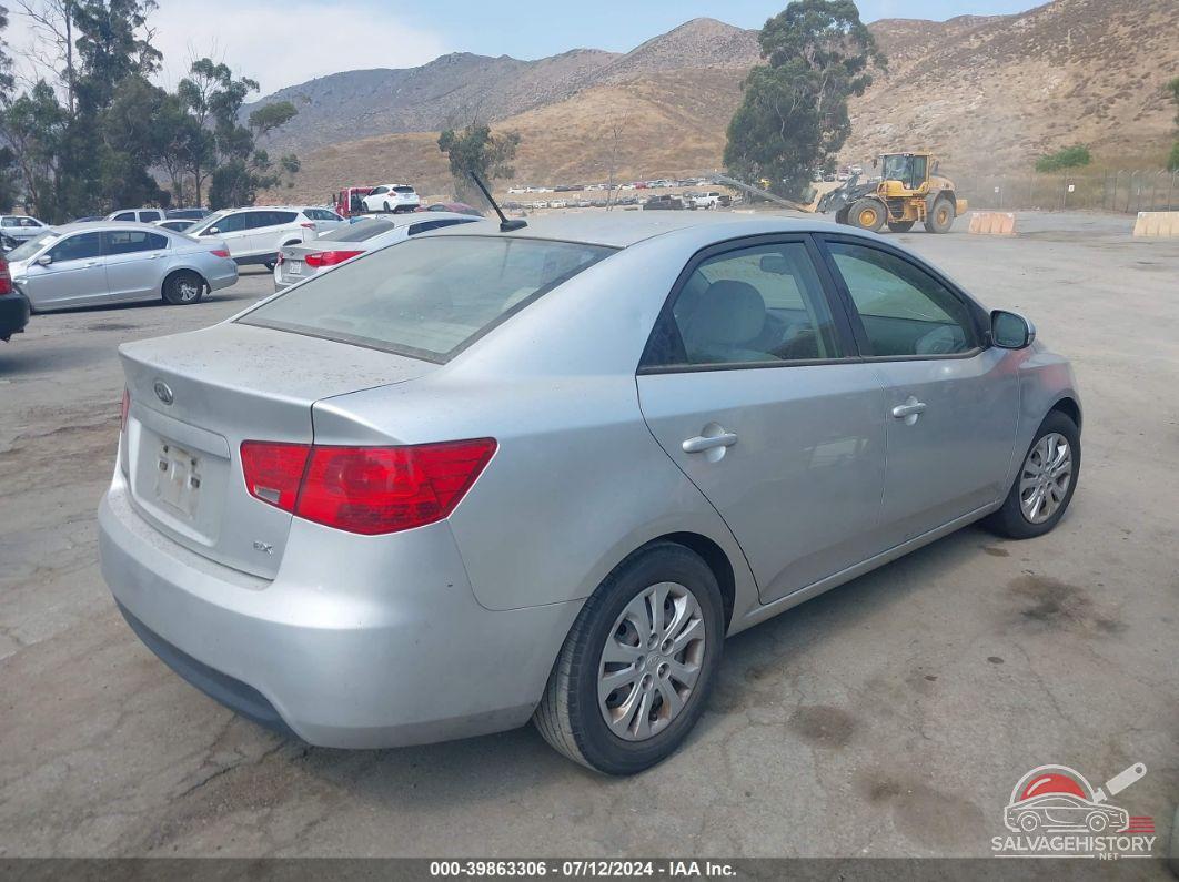 KNAFU4A2XD5647131 2013 KIA FORTE photo no. 4