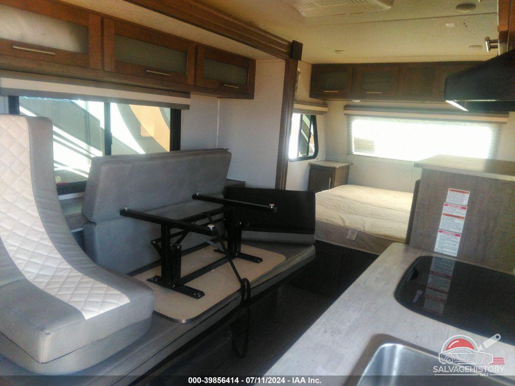 4X4TRPV17KR201156 2019 FOREST RIVER CT photo no. 5