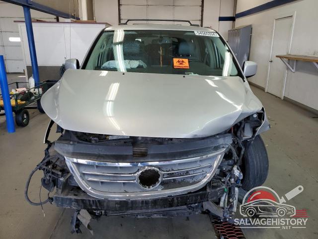 2V4RW3DG5BR625703 2011 VOLKSWAGEN ROUTAN photo no. 5