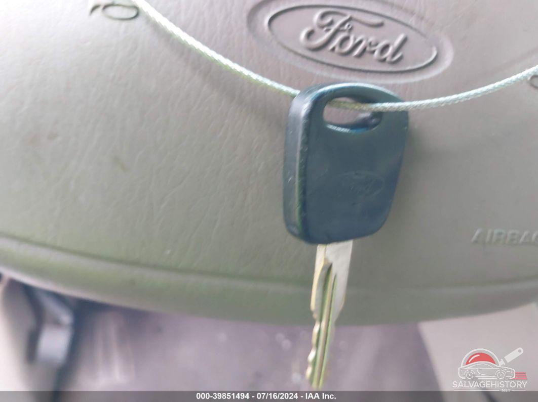 1FMPU18L6YLC05657 2000 FORD EXPEDITION photo no. 11