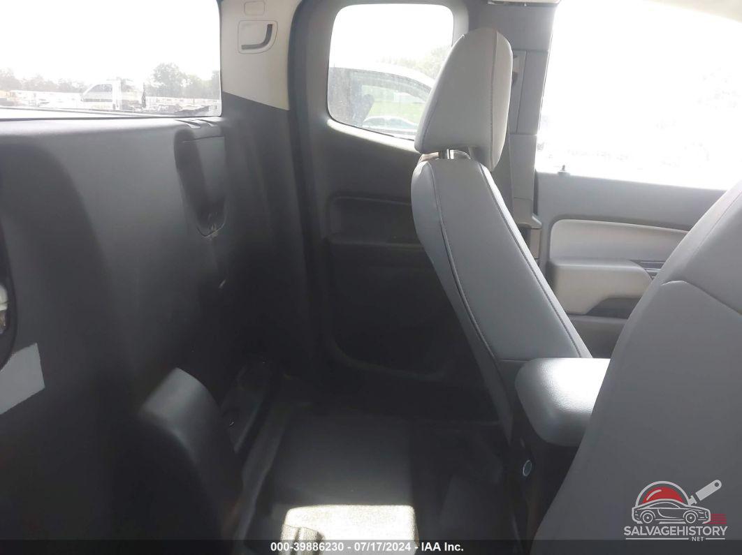 1GCHSBEA4H1200458 2017 CHEVROLET COLORADO photo no. 8