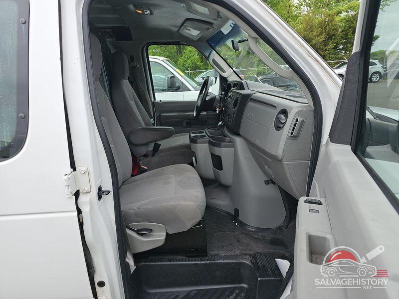 1FTNE2EW0EDA42779 2014 FORD E-250 photo no. 3