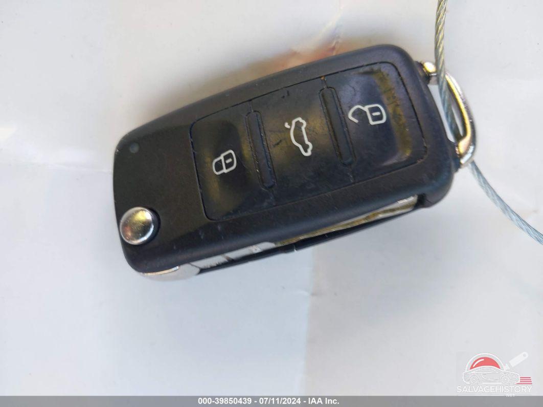 1VWAT7A32FC119704 2015 VOLKSWAGEN PASSAT photo no. 11