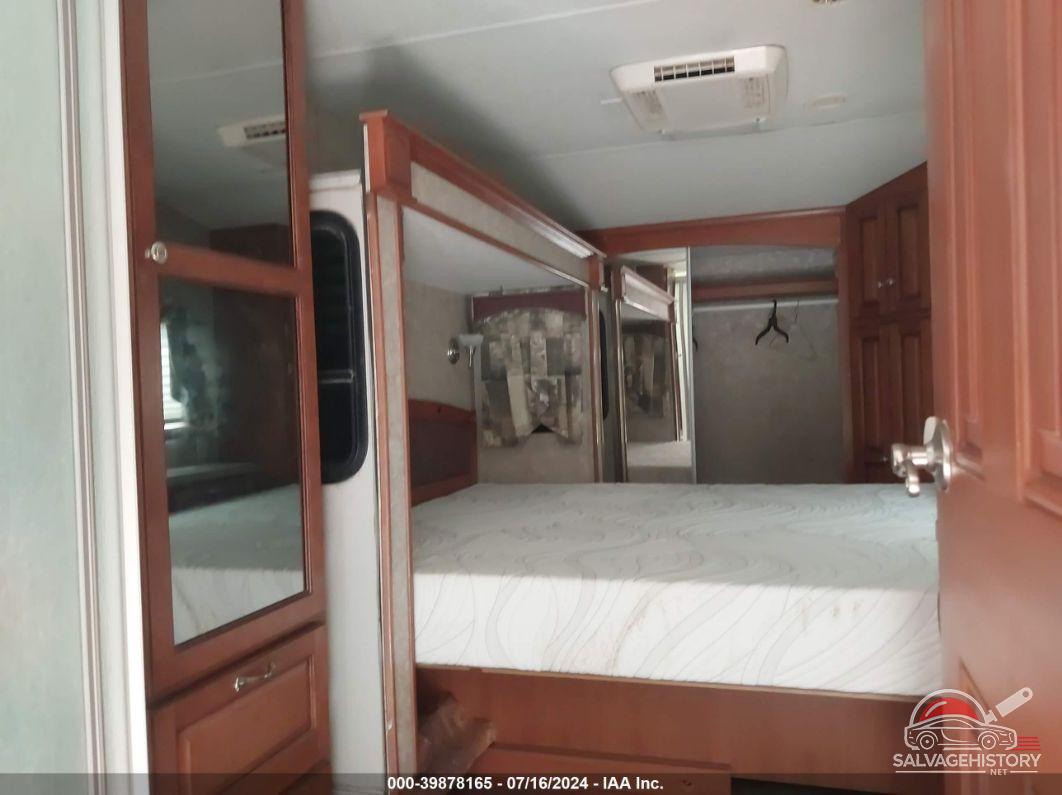4UBBT0R2161G71195 2006 SUNNYBROOK TITAN LX 5TH WHEEL photo no. 8