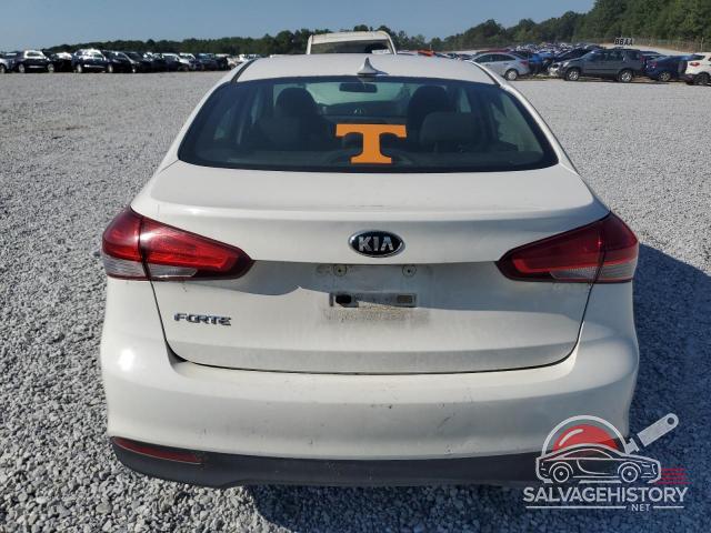 3KPFK4A76JE185302 2018 KIA FORTE photo no. 6