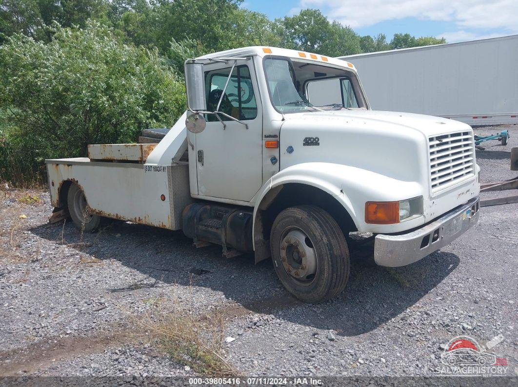 1HTSLAAM1XH681940 1999 INTERNATIONAL 4000 photo no. 1