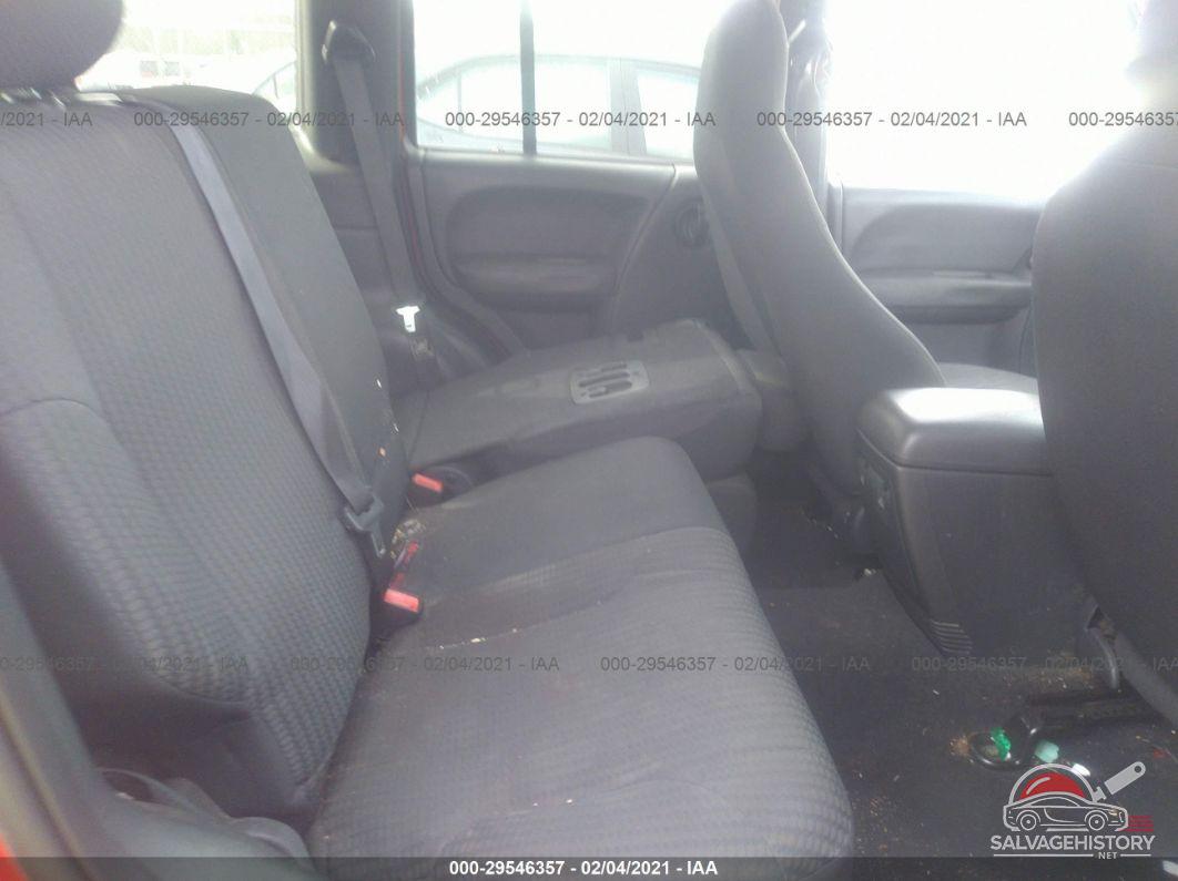 1J4GL48KX4W116998 2004 JEEP LIBERTY photo no. 8