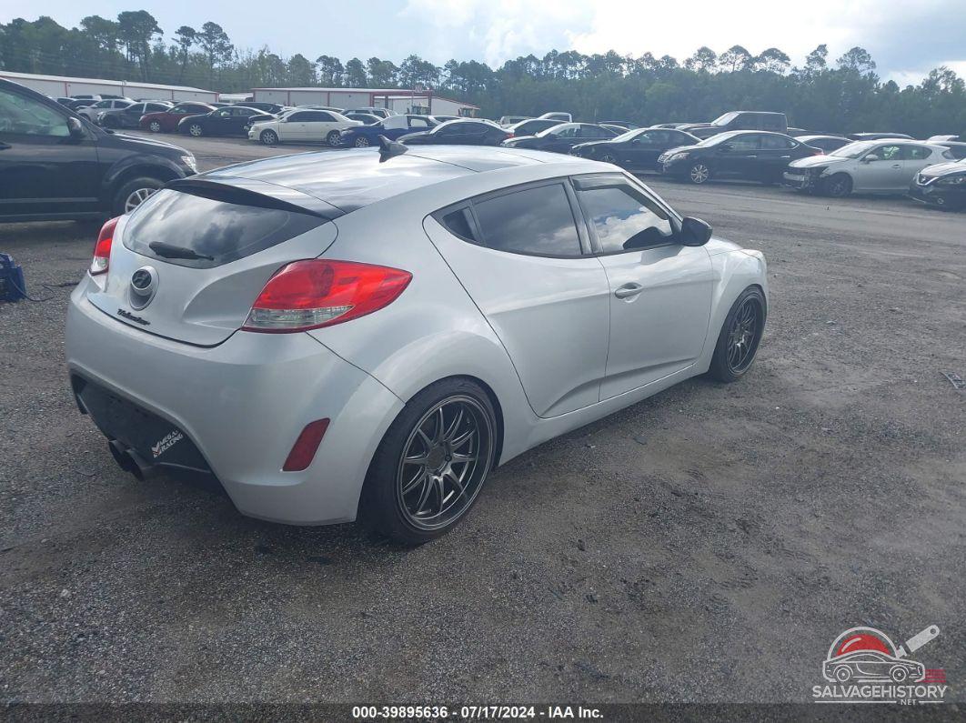 KMHTC6AD1CU075565 2012 HYUNDAI VELOSTER photo no. 4