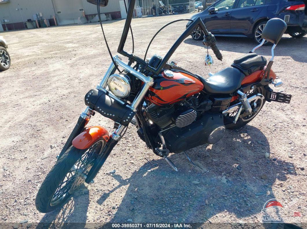 1HD1GP415BC328817 2011 HARLEY-DAVIDSON FXDWG photo no. 2