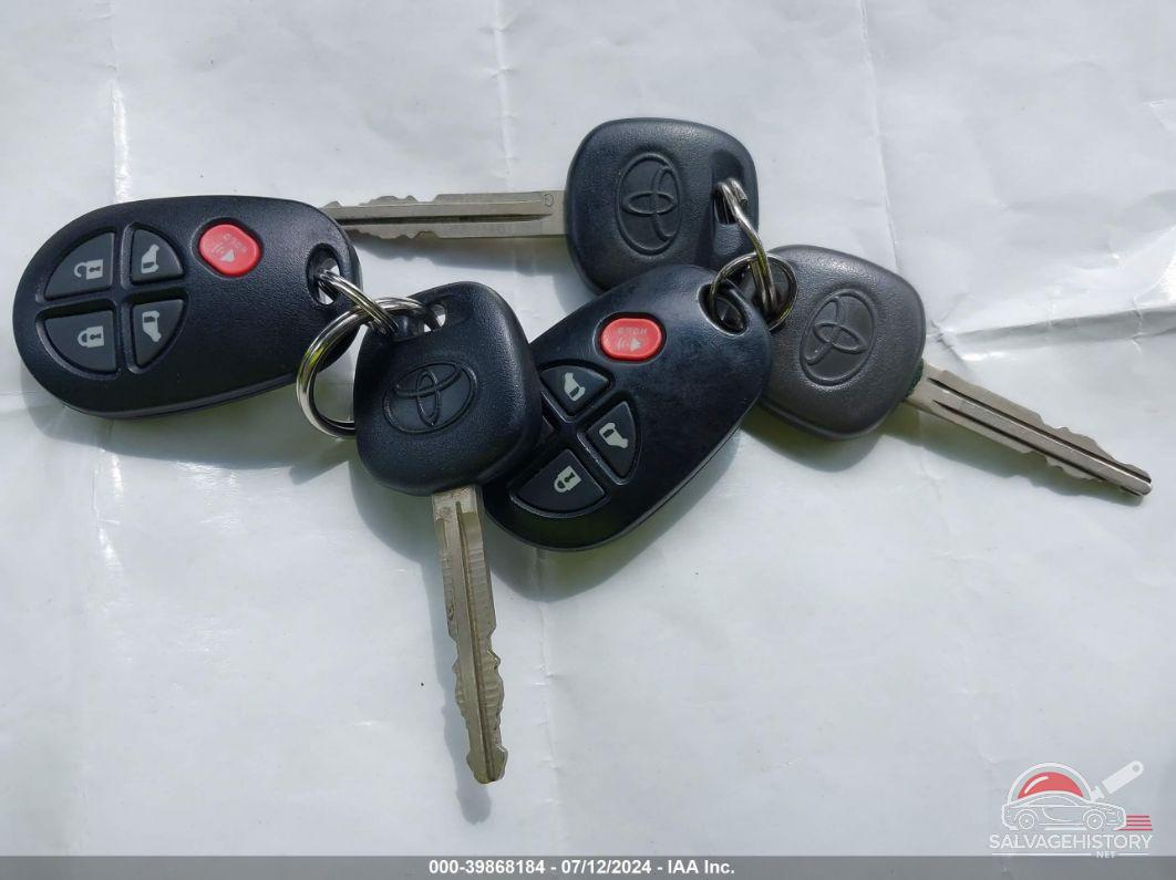 5TDJK3DCXBS020261 2011 TOYOTA SIENNA photo no. 11