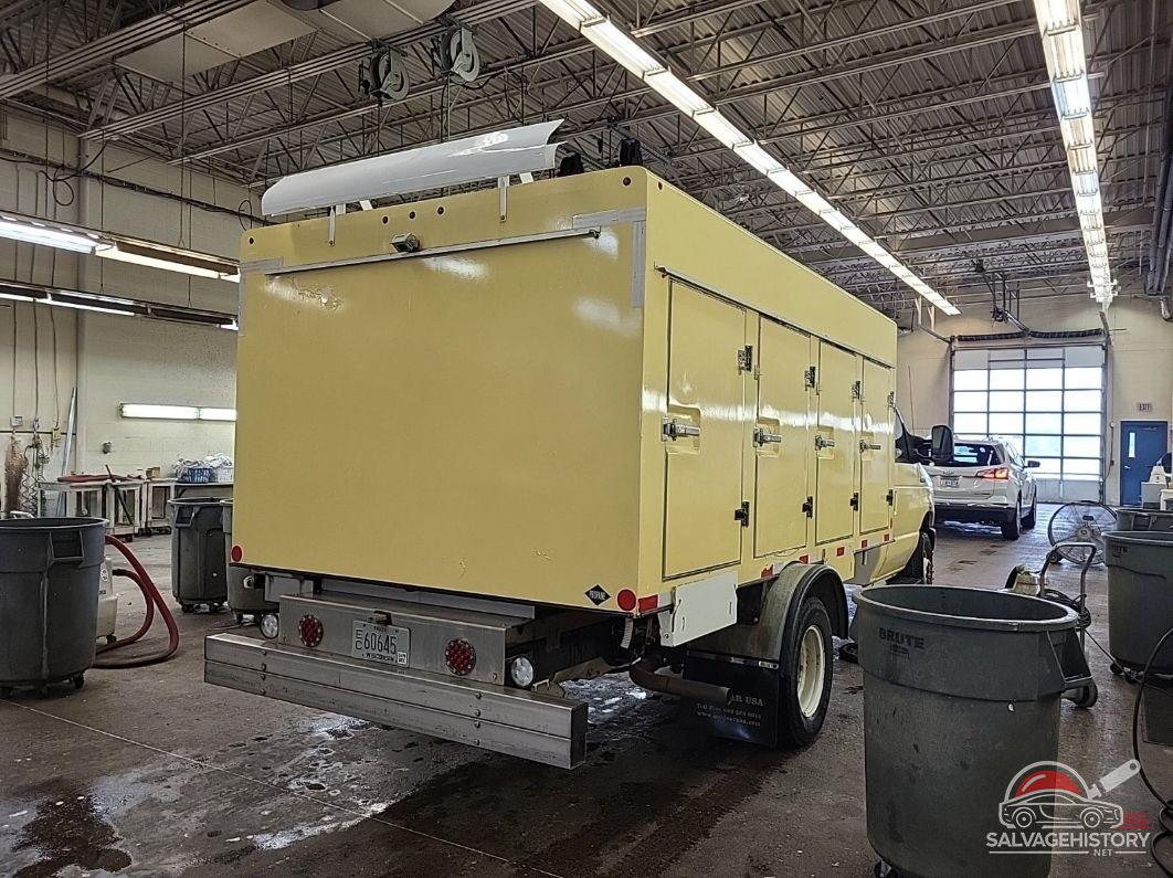 1FDXE4FSXJDC18937 2018 FORD E-450 CUTAWAY photo no. 9