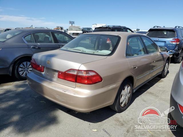 3HGCG6650YG702584 2000 HONDA ACCORD photo no. 3