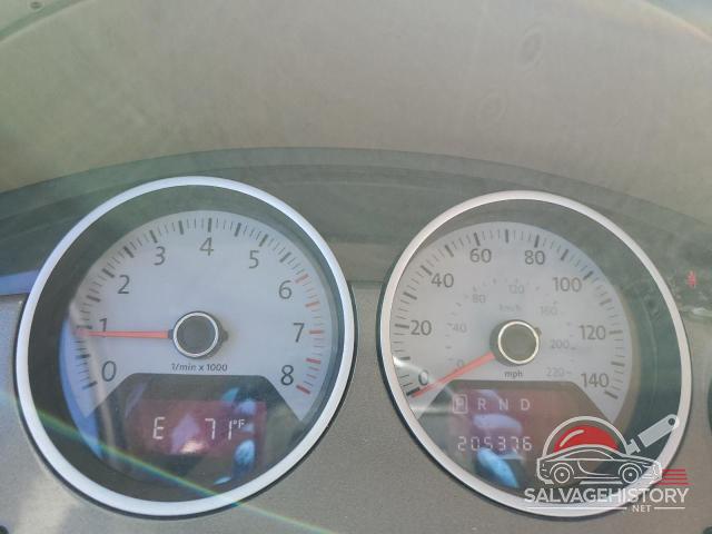 2V4RW3D1XAR354096 2010 VOLKSWAGEN ROUTAN photo no. 9