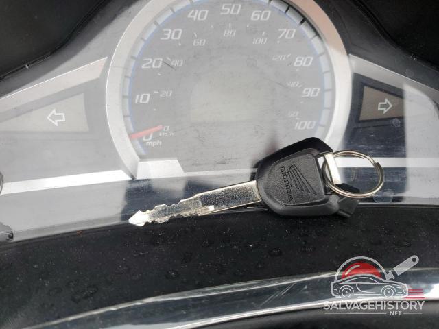 RLHKF1805FY001334 2015 HONDA PCX photo no. 8