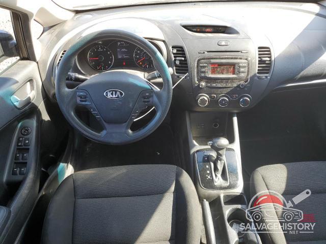 3KPFK4A7XHE035042 2017 KIA FORTE photo no. 8
