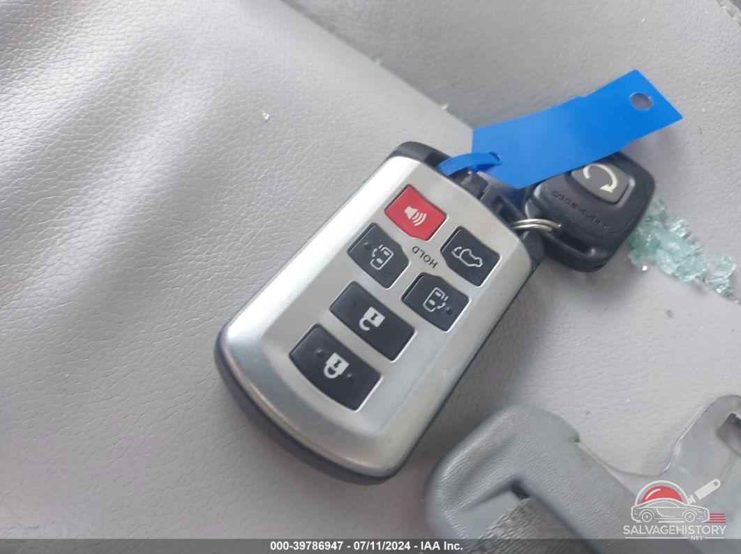 5TDDK3DC8ES078676 2014 TOYOTA SIENNA photo no. 11