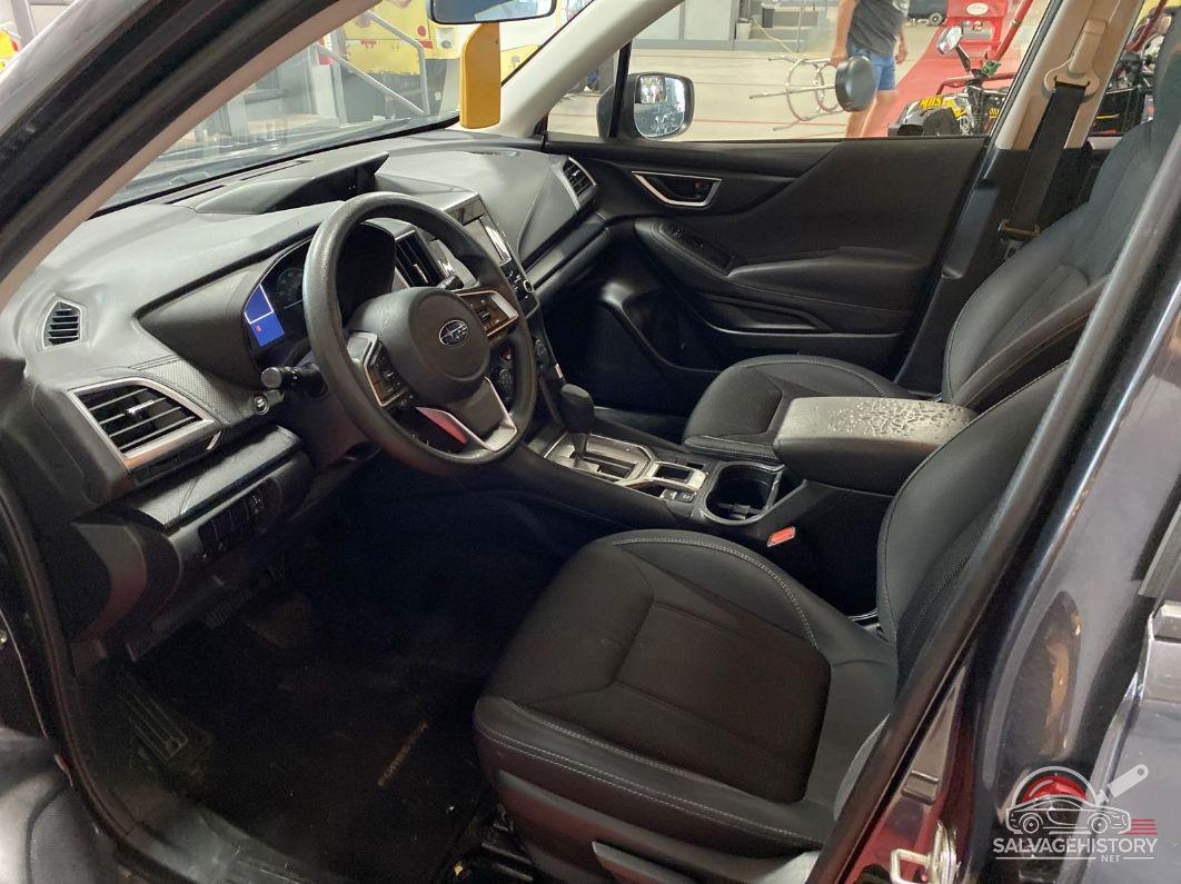 JF2SKAAC9KH518258 2019 SUBARU FORESTER photo no. 3
